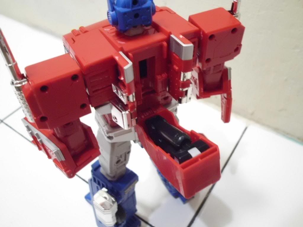 masterpiece optimus prime toys r us